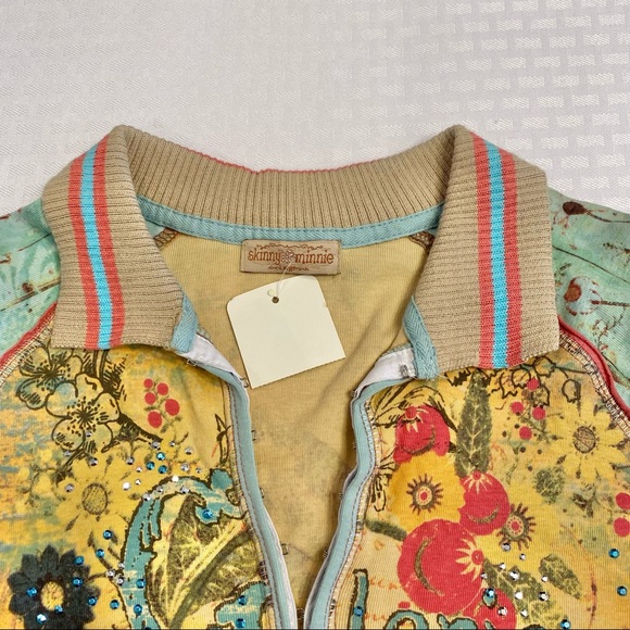 NWT! Skinny Minnie vintage top with sweater type collar - Picture 4 of 13